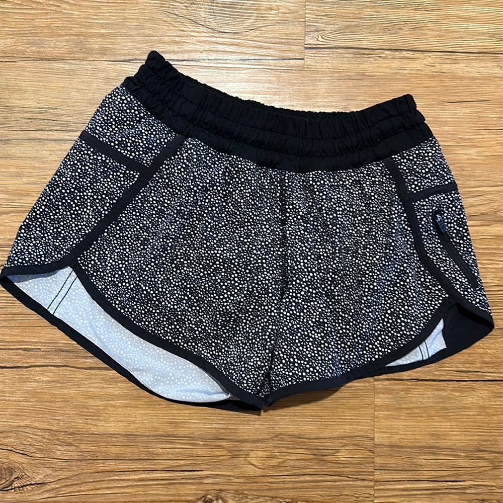 Lululemon tracker shorts